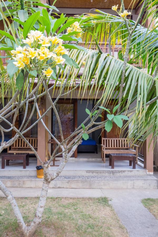 Asoka Homestay Senggigi Buitenkant foto